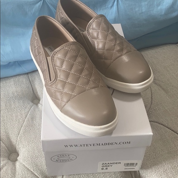 Steve Madden Shoes - Steve Madden slip on sneaker